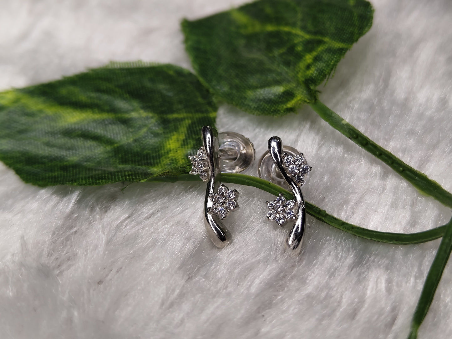 Silver Stud - 025