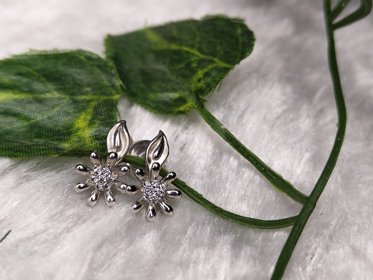 Silver Stud - 027