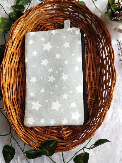 Single zip pouch