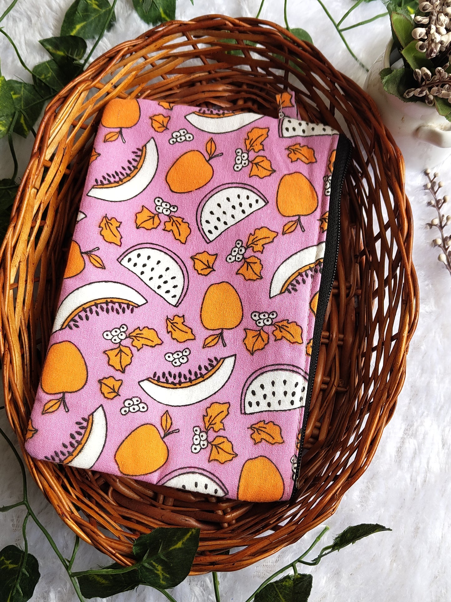Single zip pouch
