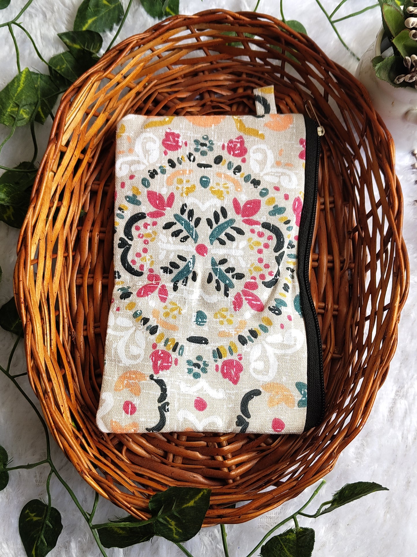 Single zip pouch